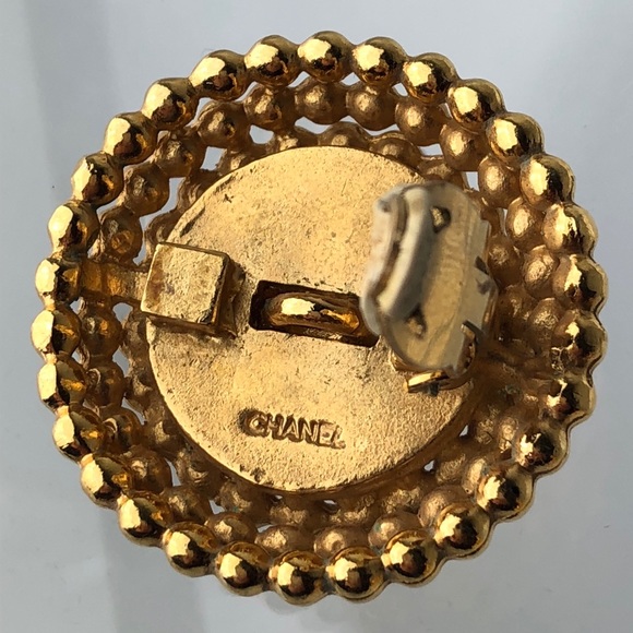 Vtg 80’s CHANEL RARE CC Logo Lrg Clip On Earrings - Picture 8 of 9